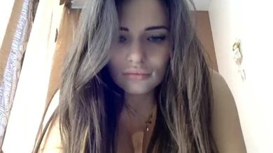 Грудастая тёлка делает другу минет и мастурбирует перед вебкой до оргазма